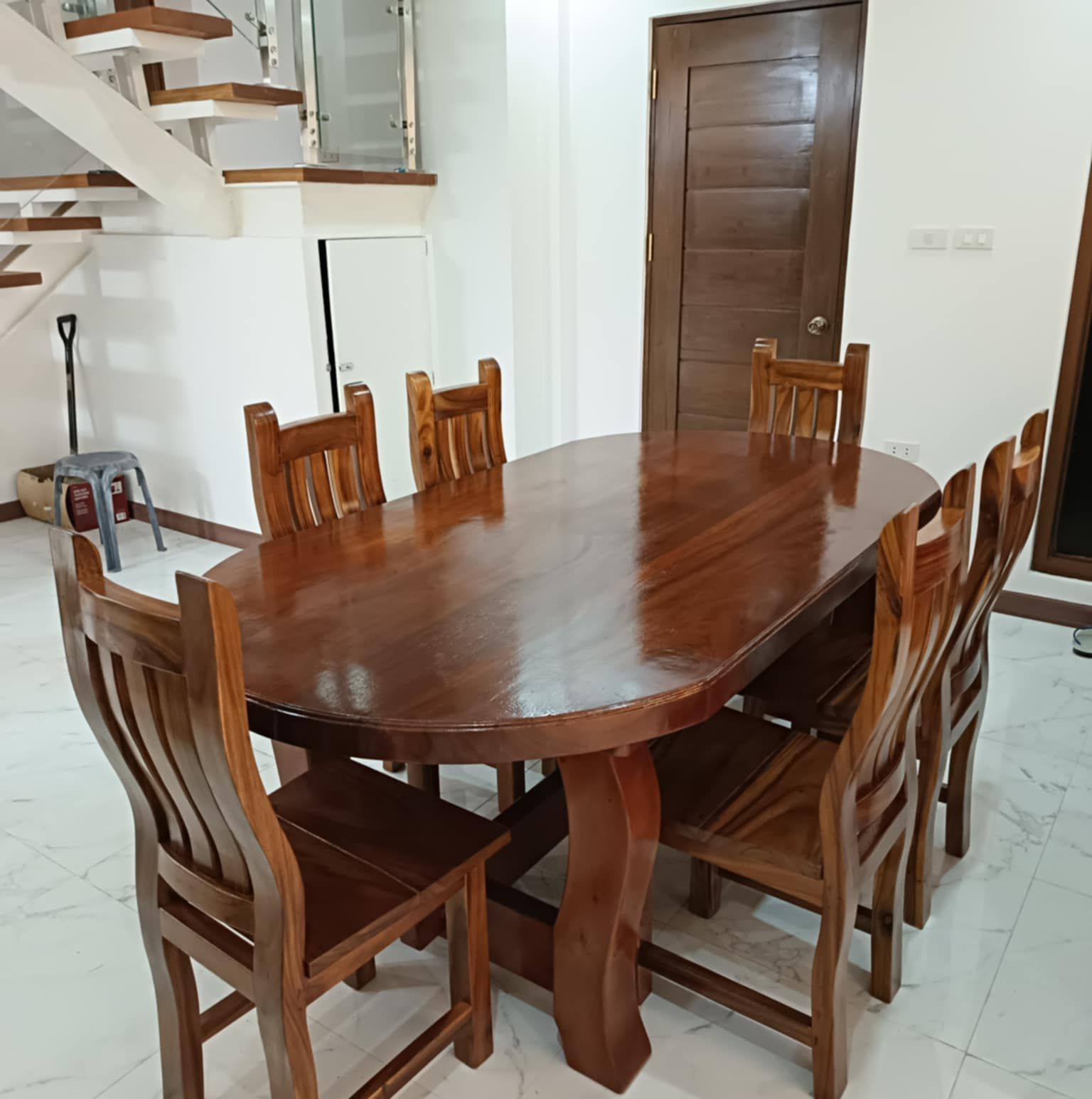 Crisden’s handicraft and furniture shop